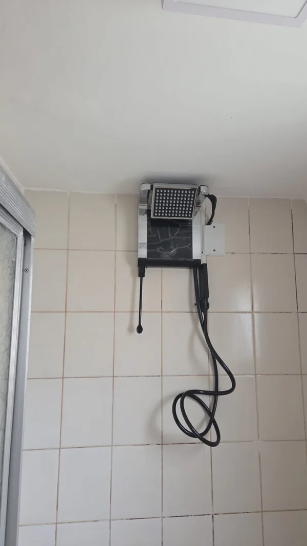 Chuveiro elétrico em avaliação Chuveiro elétrico instalado em Goiânia